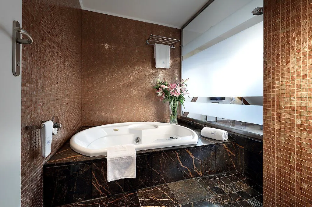 Hotel Eurostars Thalia Praga 5*,